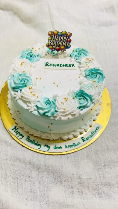 Pineapple flavour cake