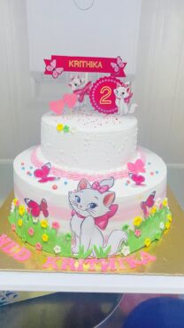 Cat theme cake