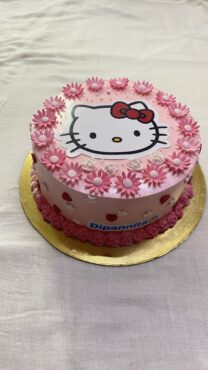 Cute kitty cake for birthday girl